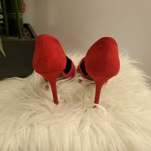 Breckelle's Megan 21 Red Faux Suede Pointed Toe Pumps 8 - Picture 4 of 8